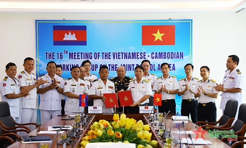 Hải quân Nhân dân Việt Nam tiếp Hải quân Hoàng gia Campuchia